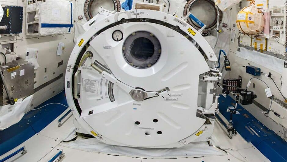 Скриншот 1 из International Space Station Tour VR