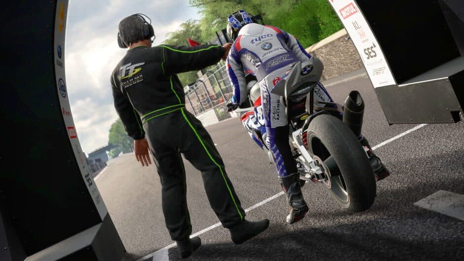 Скриншот 2 из TT Isle of Man: Ride on the Edge - Day One Edition