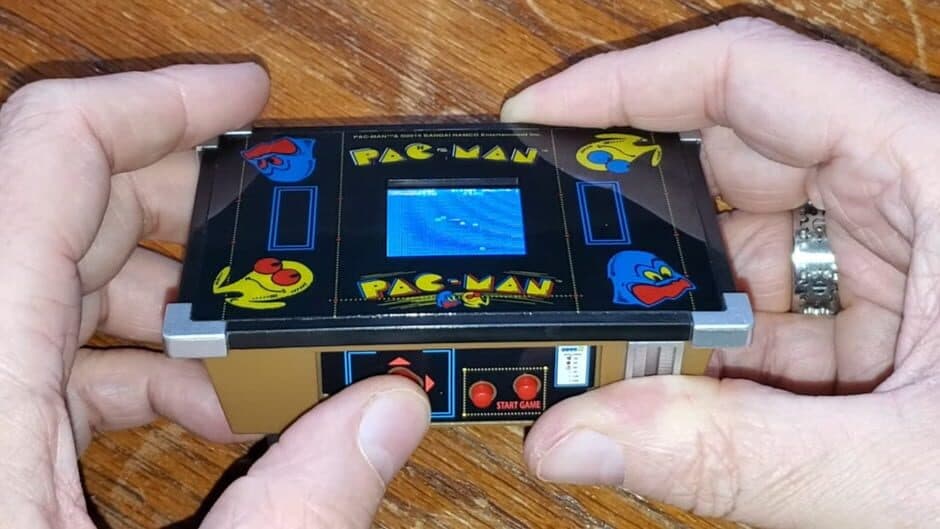 Скриншот 2 из Tiny Arcade: Pac-Man - Table Top Edition